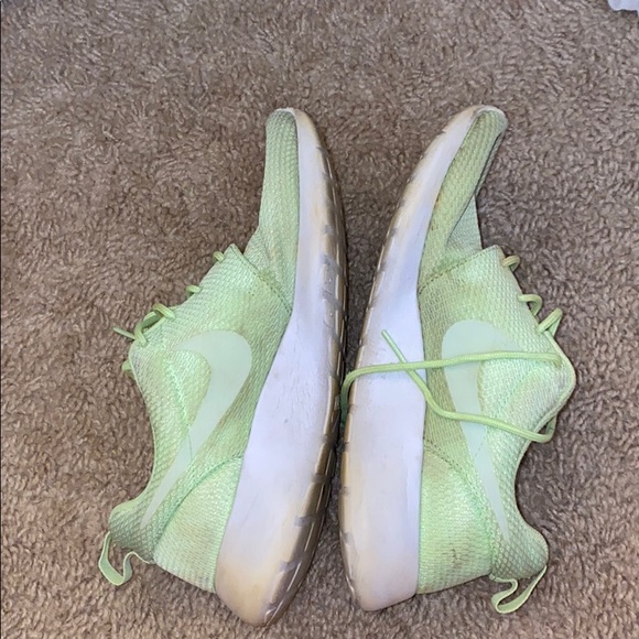 Neon Green Nike Roshe - Picture 3 of 5